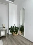 Ovaler Standspiegel in 3 Farben | 180×50 cm